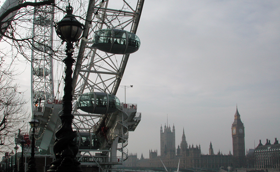 London Eye mit Parlament. (c) Pohl